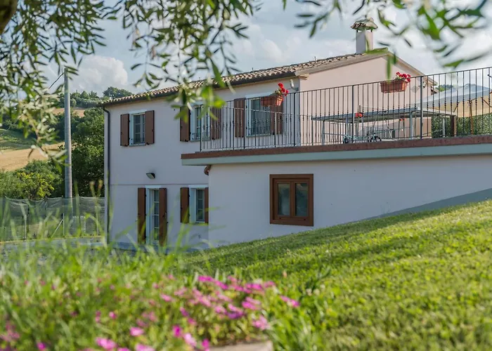Villa con piscina: Villa Rosa
